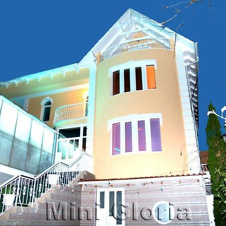 Gloria Mini-Hotel Chişinău Esterno foto